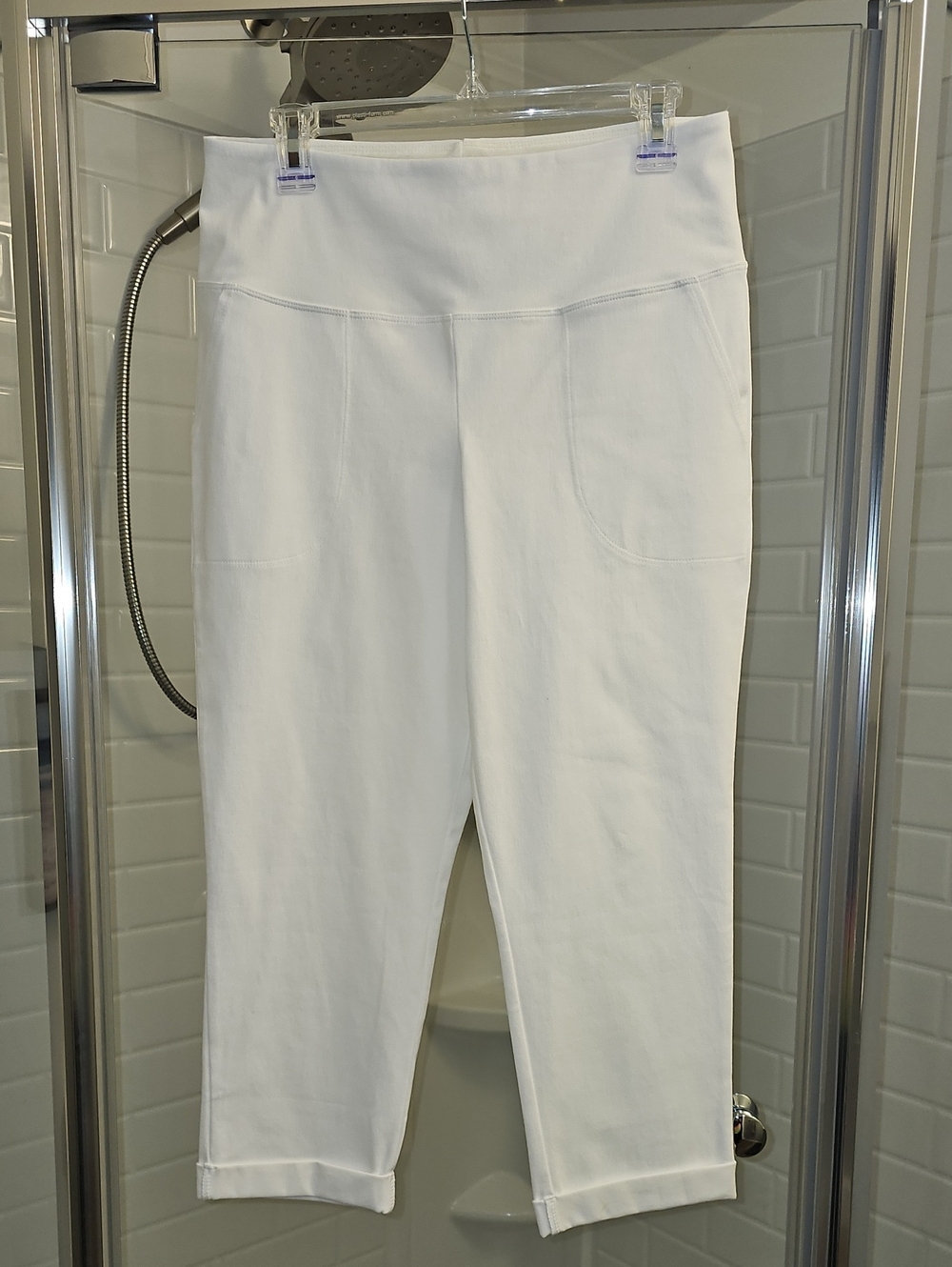 Women with Control Prime Stretch Denim Petite Crop Cuffed Jeans In White. NWOT.
